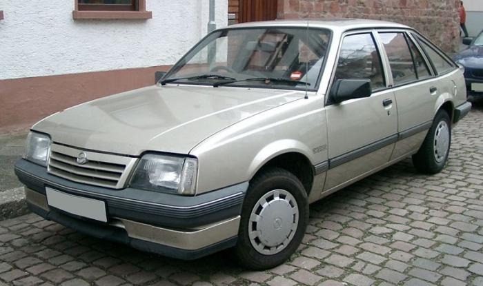 En pålidelig bil Opel Ascona: virksomhedens historie og bilens egenskaber