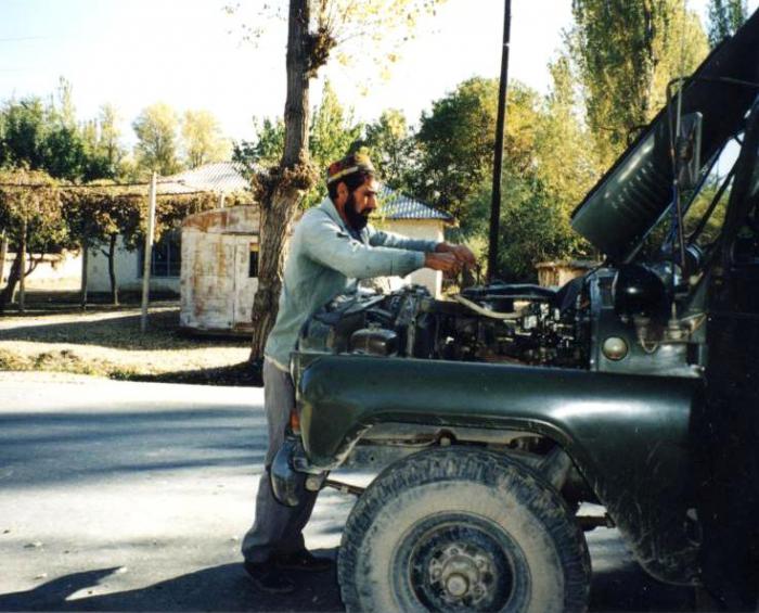 bil uaz 31519