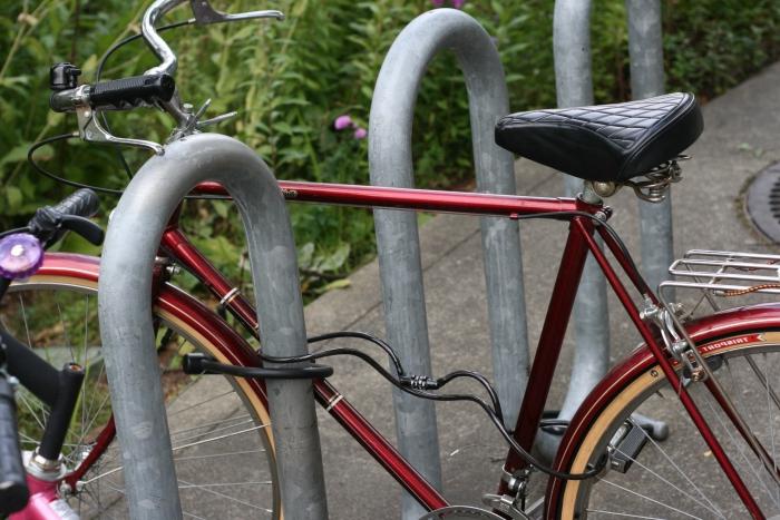 Hvad er en U-lås til en cykel, og hvordan man bruger den