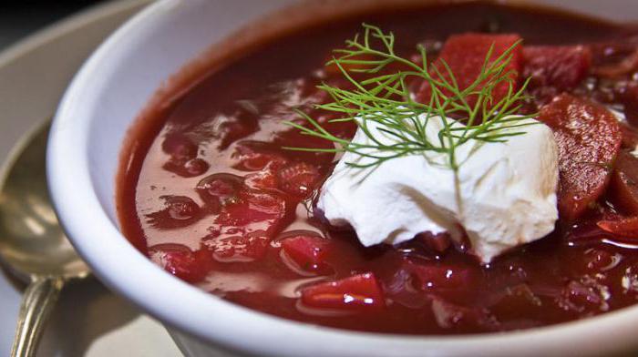 Sådan tilberedes borscht suppe med kinesisk kål