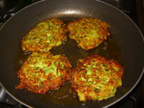 hvordan man laver pandekager fra courgetter