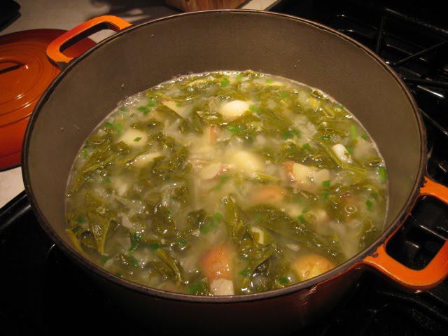 opskrift på suppe med sorrel og æg 