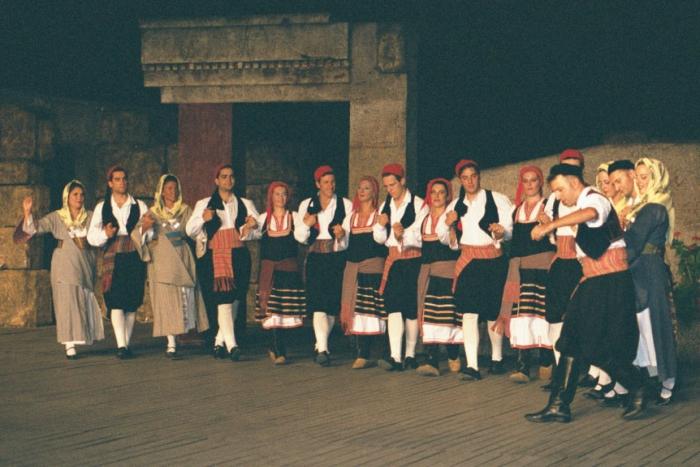 Græsk dans Serra, Maharja og Sirtaki