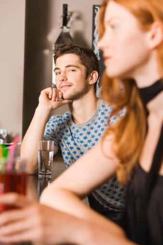 Hvorfor ser mændene ud, men bliver ikke bekendt: Hvad er årsagerne til dette fænomen?