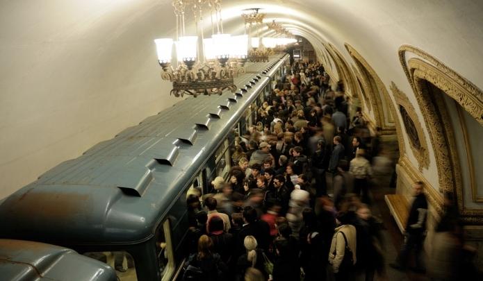 Hvordan kommer man til metrostationen 